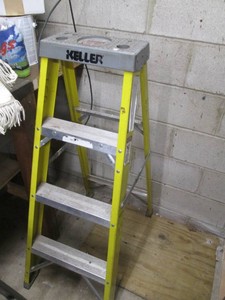 Keller 4ft fiberglass ladder