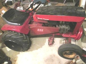 Vintage Wheel Horse 656 lawn tractor with wheel weights