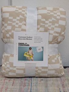 Room Essentials Oversized Quilted Wearable Blanket