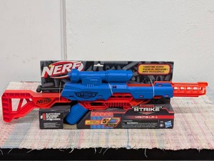 Nerf Alpha Strike Mantis LR-1 Dart Blaster with Targeting Scope and 5 Official Nerf Elite Foam Darts - Easy Load Prime Fire  Ages 8  Birthday Gift for Kids