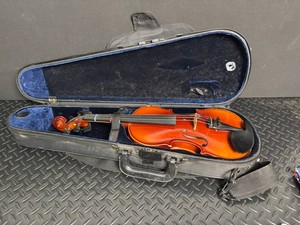 Otto Ernst Fischer OF150 Violin in Case With Bow