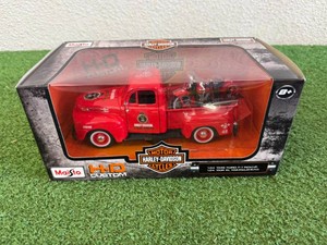 Harley-Davidson 124 Pickup & Motorcycle