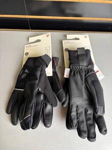 Bontrager Velocis Windshell & JFW Winter Gloves Size L10 (Lot of 2)