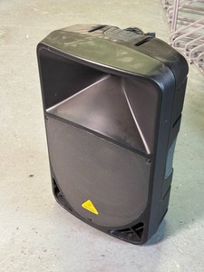 Behringer EuroLive B115D Powered PA Speaker With Wireless Option & Mixer