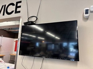 Westinghouse Flat Screen TV With RMT-24 Remote