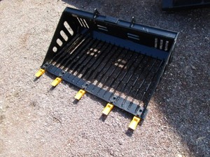 Future 43 Mini Skid Steer Skeletn Bucket