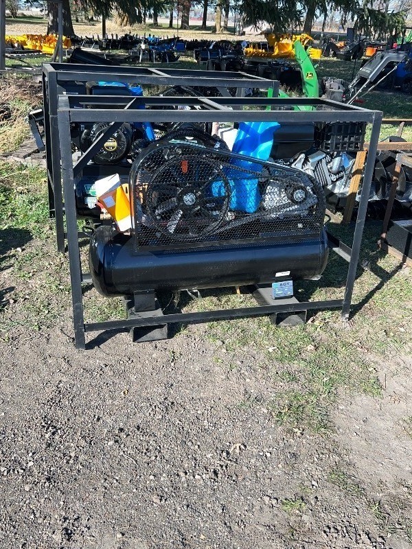 AGT Air Compressor, 40 Gallon, w Briggs & Stratton Engine (AC)