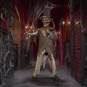 6.5 FT Grave & Bones Animated LED Soul Slasher