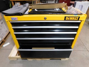 Dewalt 38 5 Drawer Toolbox w caster wheels