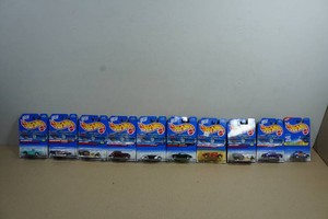 10 Hot Wheels