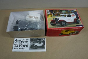 Vintage MPC 1932 Ford Coca-Cola Delivery Truck 125 Scale Model Kit