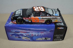 2002 Action Kevin Harvick Goodwrench On a Roll 124 Scale Diecast