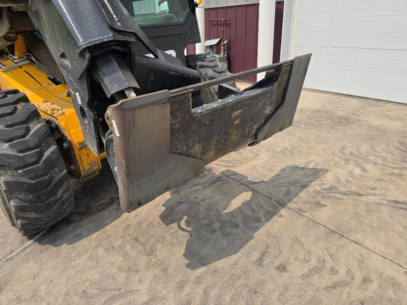 Wolverine Skid Steer Adapter Plate NO Center  Model# QMP1-16-10T