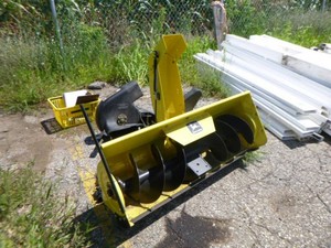 John Deere Show Thrower Attachment