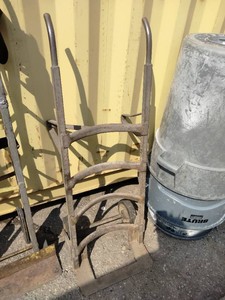 Heavy-duty industrial hand truck or barrel cart