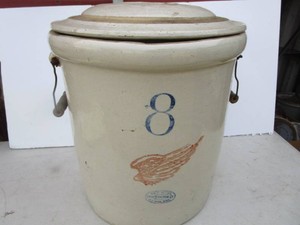 Red Wing Stoneware #8 Crock & Cover