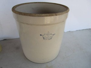 RRPCo #3 Crock, Bottom Stamped