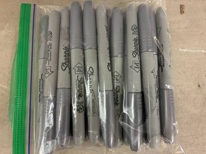 Sharpie Metallic Silver Markers