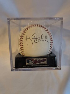 Signed Kent Hrbek Baseball