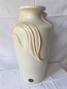 Vintage 1980s Harris pottery vase