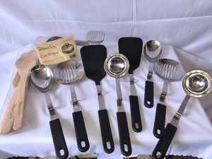 Kitchen utensil lot-Includes Pampered Chef items