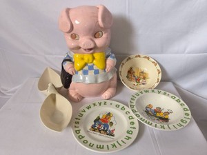 Pig piggy bank-Vintage Dishes