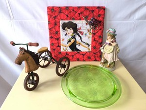 Variety Of Vintage Items