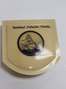 Vintage Quintland Callander Canada Celluloid Powder Compact Mirror