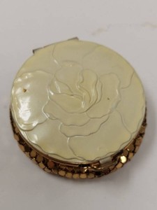 Evans Round Enamel Rose Vanity Compact Gold Tone Mesh Puff Mirror
