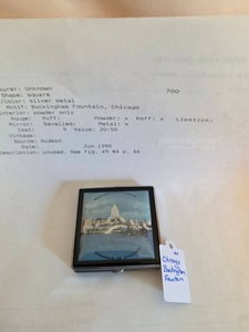 Vintage Chicago Buckingham Fountain Souvenir Powder Compact Mirror