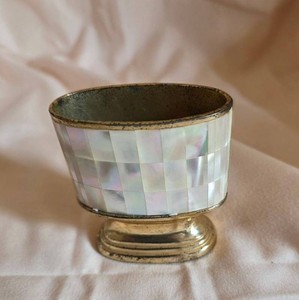 Vintage Mother of Pearl Mosaic Footed Decorative Bowl Brass Tone