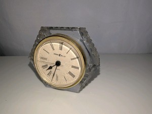Vintage Howard Miller hexagonal crystal quartz desk clock