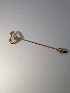 Vintage unmarked yellow gold open heart lapel stick pin, old mine cut genuine diamond, 1.8grams