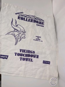 1988 Minnesota Vikings Rollerdome Edition Touchdown Towel
