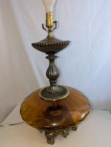 Vintage mid-century Hollywood Regency amber glass and ornate metal table lamp, 2ft tall