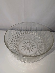 Vintage Arcoroc France clear glass serving bowl