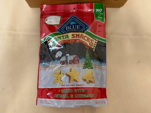 2x 4 11oz Bags Blue Buffalo Santa Snack Biscuits