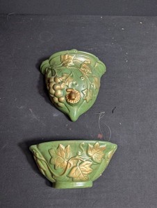 Vintage 1971 Grape Vine Wall Pocket Pair