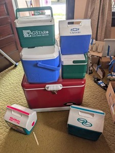 Coleman, Igloo & Chevrolet Cooler Mixed Lot (7 Pieces)