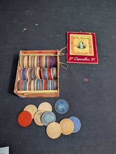 Vintage Robert Burns Cigarillos Box & Assorted Buttons Mixed Lot