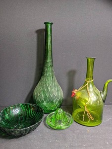 Green Art Glass Bottle, Decanter, Bowl & Juicer Mixed Lot