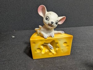 Vintage Mouse on Cheese Salt And Pepper Figurine