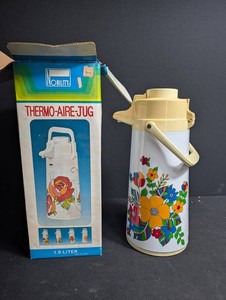 Vintage Nobility Thermo-Aire-Jug 1.9 Liter Floral Thermos