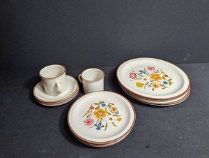 Vintage Kanney Spring Flower Stoneware S-1443 Dinnerware Set