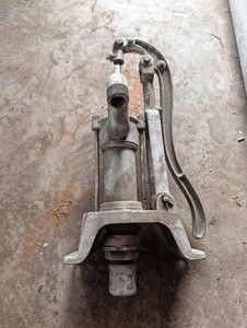 Cast Iron Hand Pump Assembly