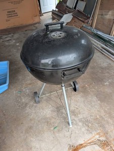 Charcoal Kettle Grill With Cart