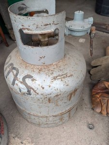 Propane Gas Cylinder With Regulator