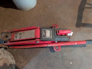 Vintage 2 Ton Hydraulic Floor Jack