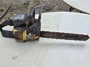 McCulloch 35CC Chainsaw - Has Compression, May Need Carb Work