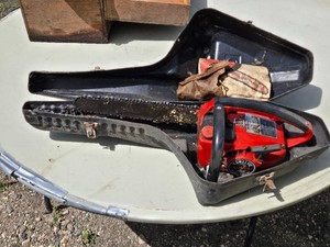Homelite Super 2 Chainsaw with Case - Has Compression May Need Carb Work